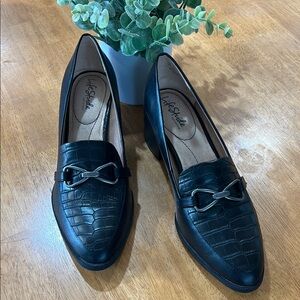 Aerosoles Black Loafers for Women